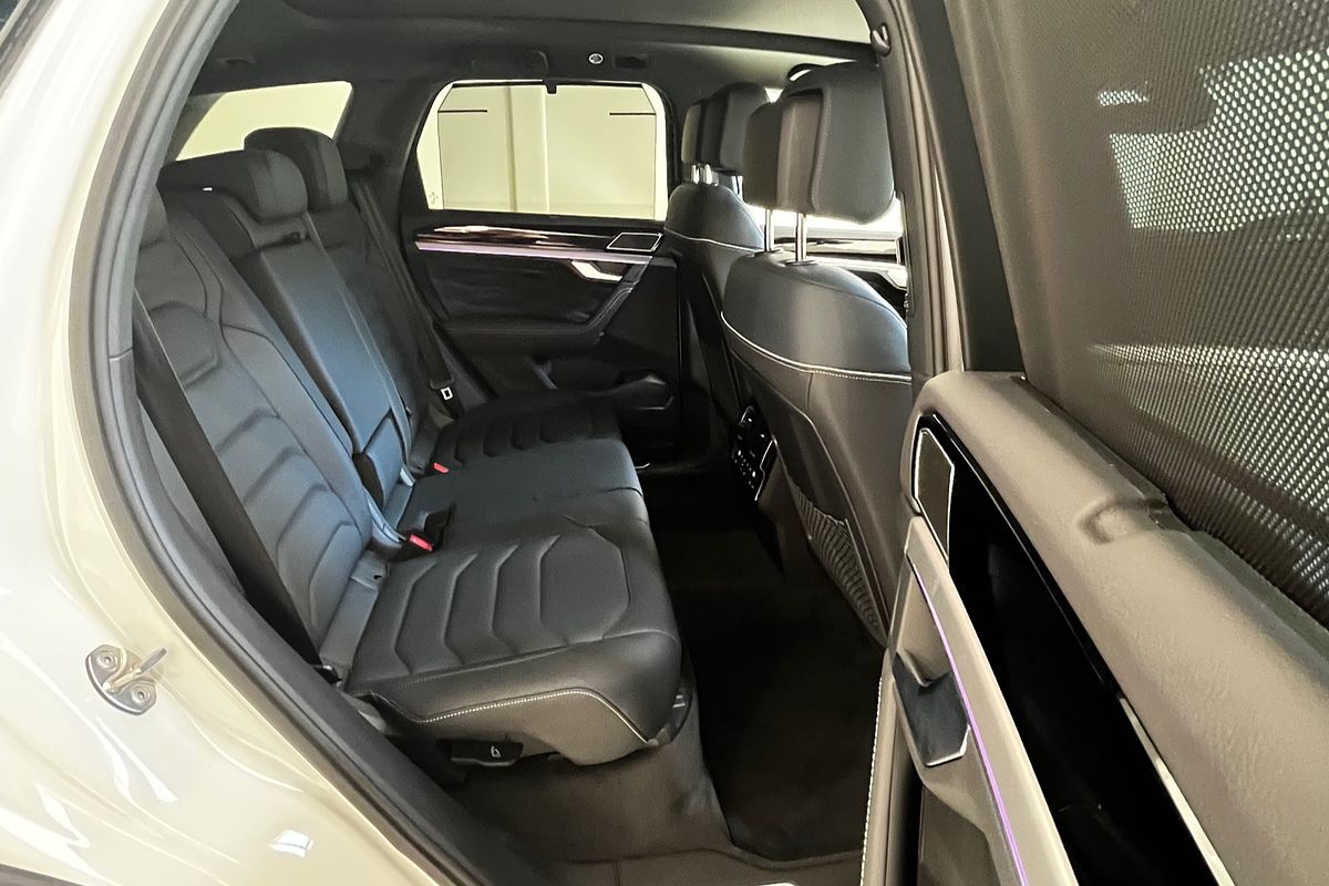 2024 Volkswagen Touareg 210TDI R-Line RC