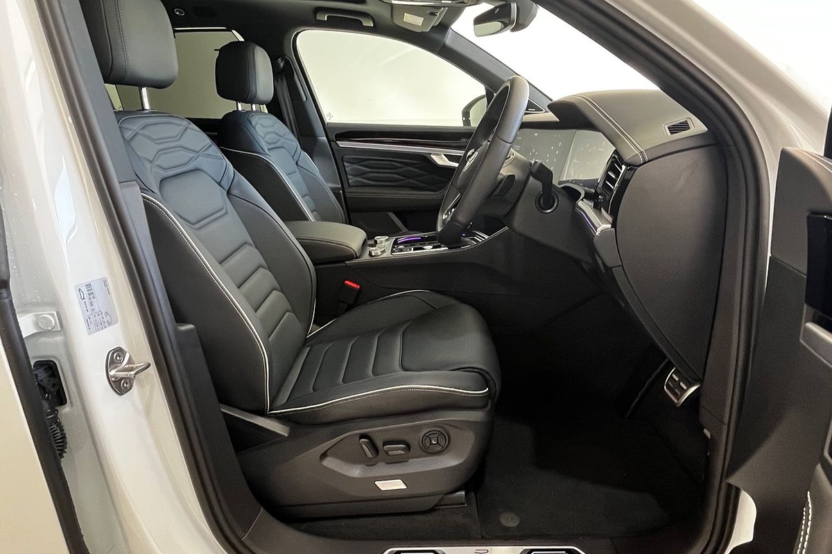 2024 Volkswagen Touareg 210TDI R-Line RC
