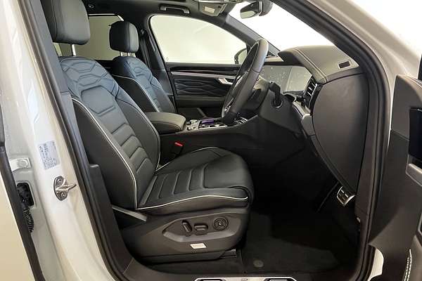 2024 Volkswagen Touareg 210TDI R-Line RC