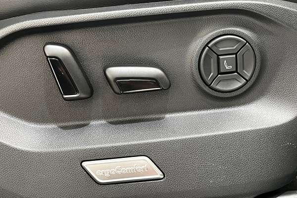 2024 Volkswagen Touareg 210TDI R-Line RC