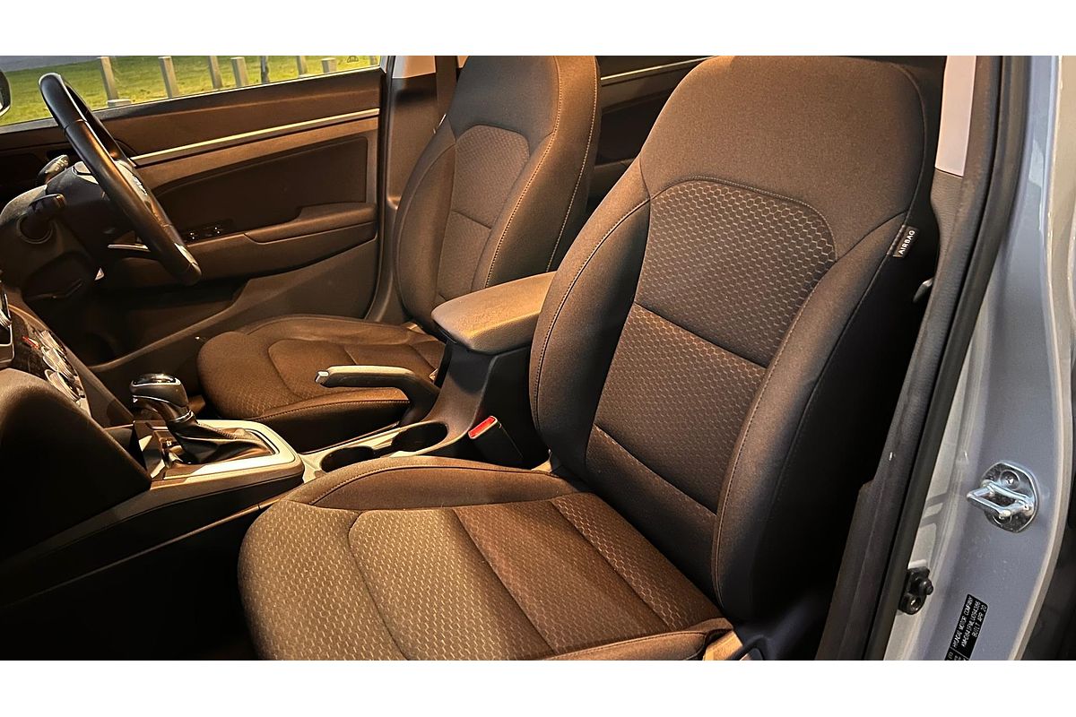 2020 Hyundai Elantra Active AD.2