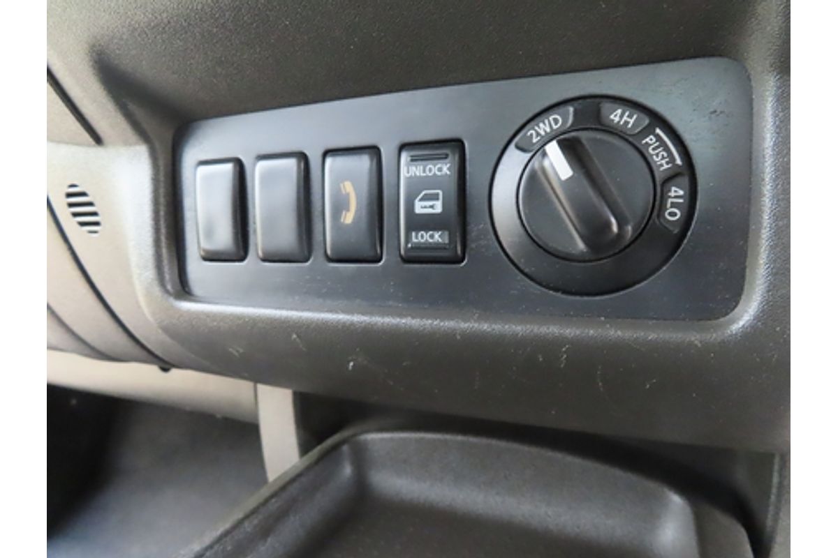 2009 Nissan Navara ST-X D40 4X4