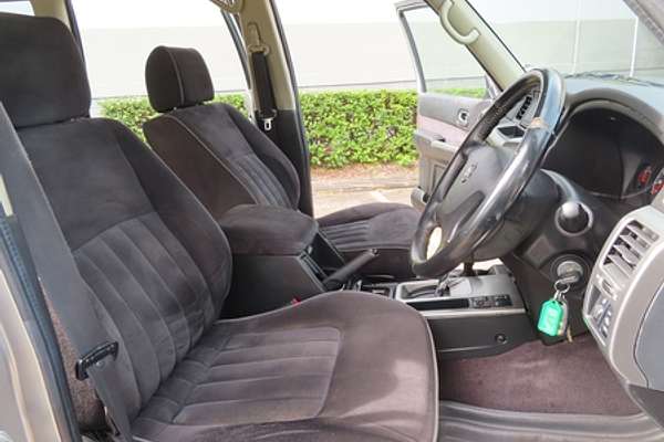 2004 Nissan Patrol ST-S GU IV