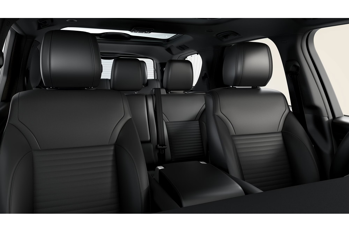 2025 Land Rover Discovery D350 S Series 5
