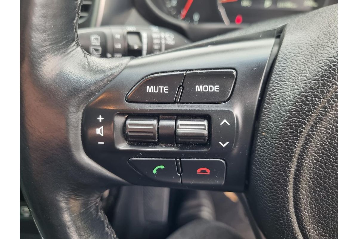 2017 Kia Sorento SLi UM