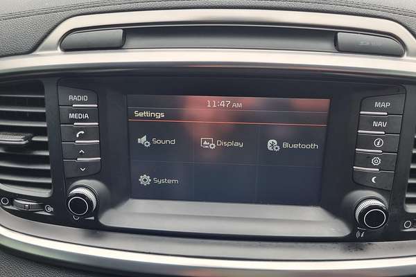 2017 Kia Sorento SLi UM