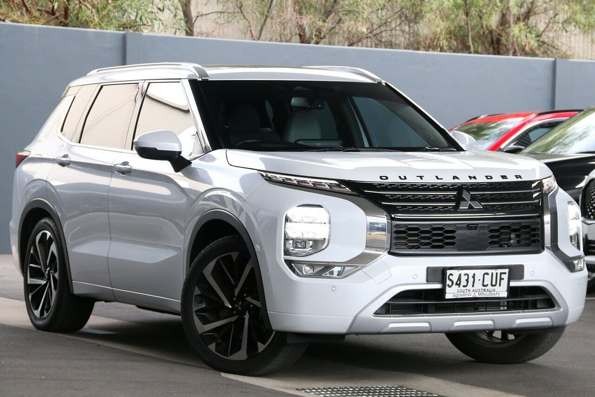 2022 Mitsubishi Outlander Exceed ZM