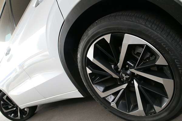 2022 Mitsubishi Outlander Exceed ZM