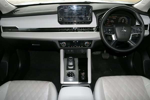 2022 Mitsubishi Outlander Exceed ZM
