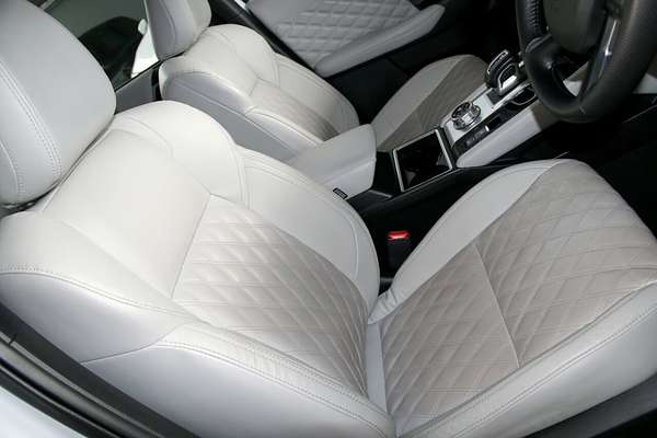 2022 Mitsubishi Outlander Exceed ZM