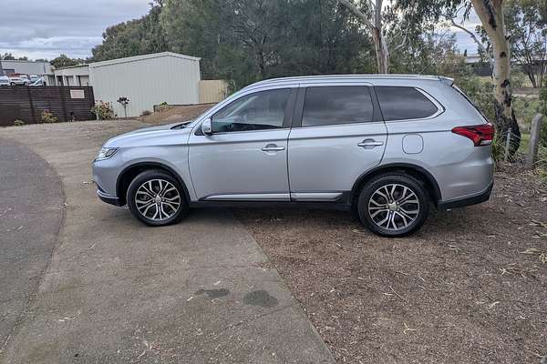 2015 Mitsubishi Outlander Exceed ZK