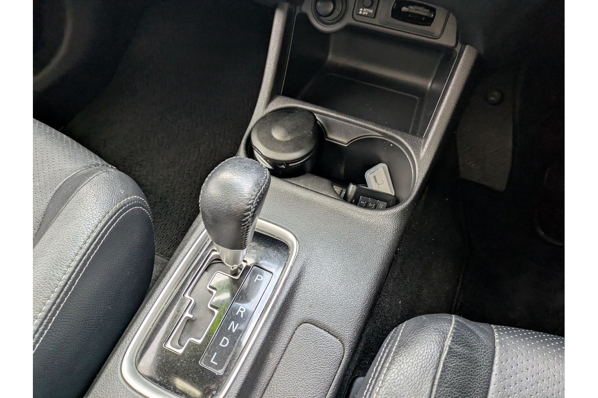2015 Mitsubishi Outlander Exceed ZK