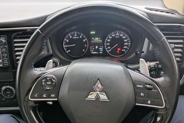 2015 Mitsubishi Outlander Exceed ZK
