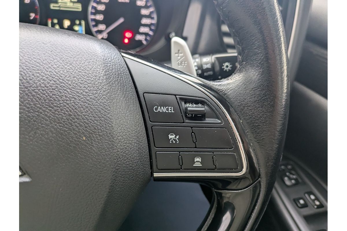 2015 Mitsubishi Outlander Exceed ZK