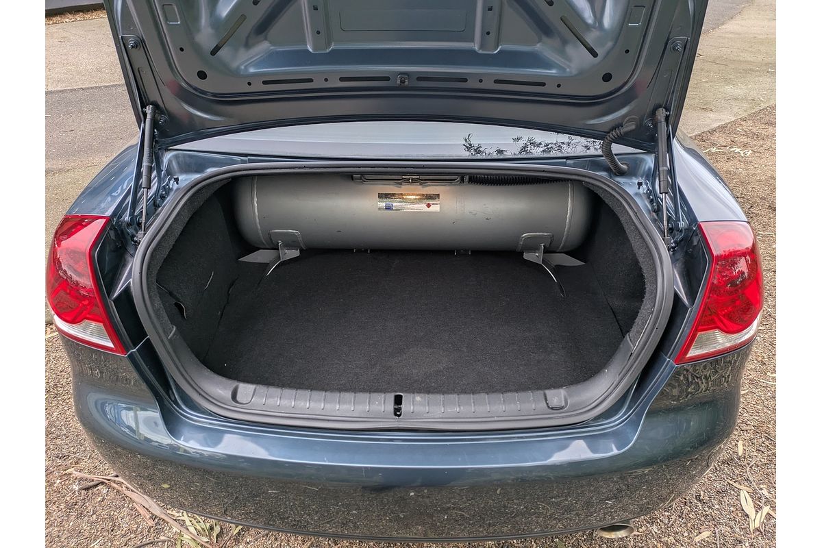2010 Holden Commodore Omega VE