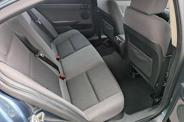 2010 Holden Commodore Omega VE