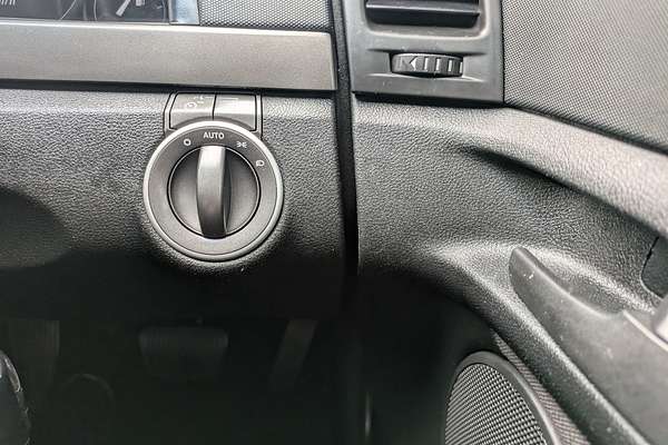 2010 Holden Commodore Omega VE