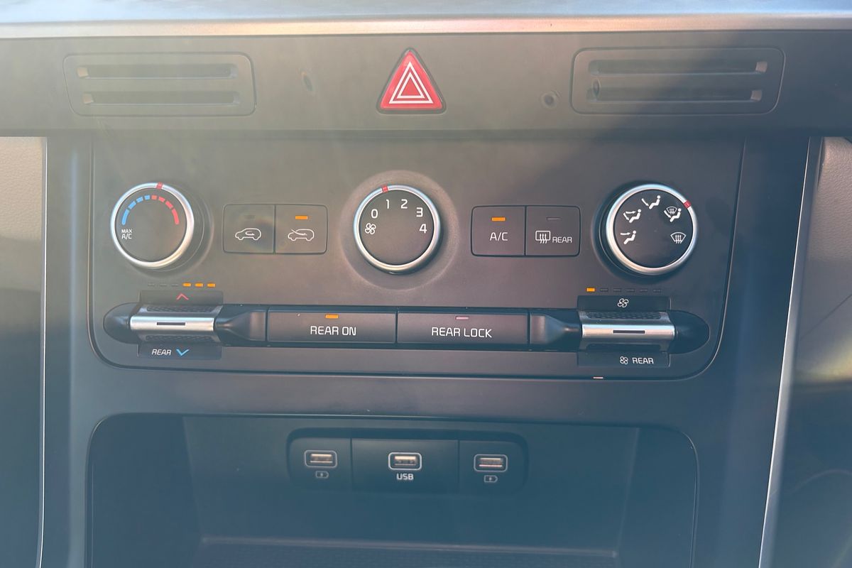 2023 Kia Carnival S KA4
