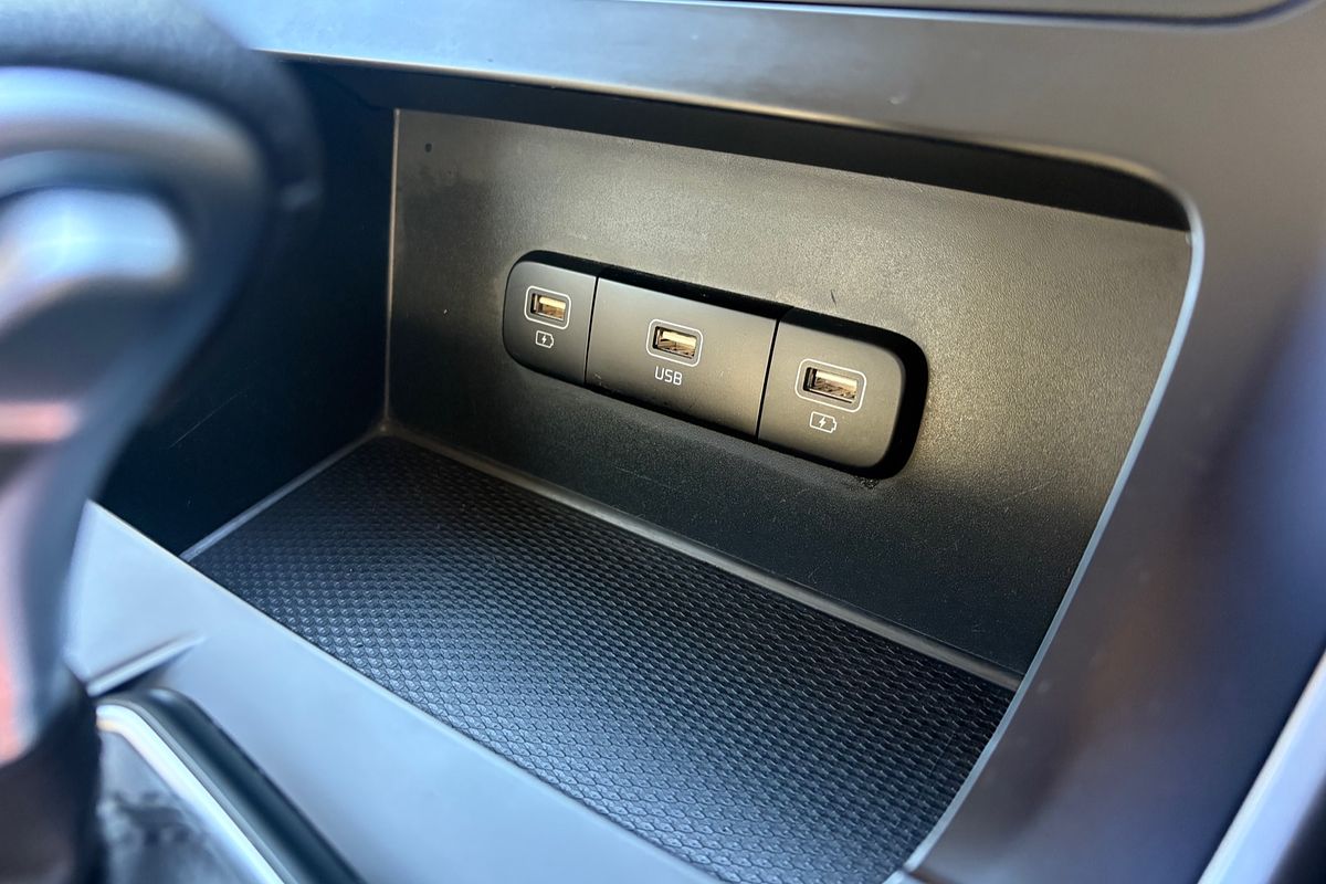 2023 Kia Carnival S KA4