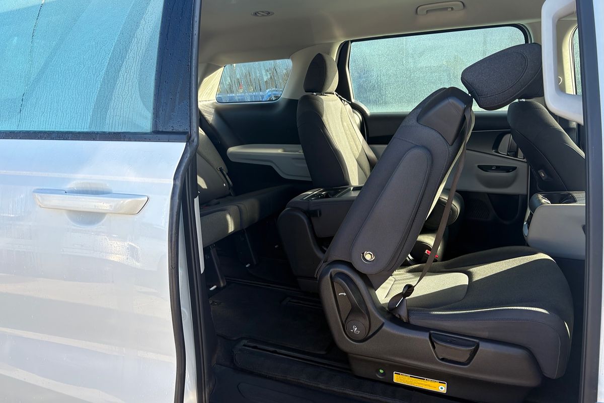 2023 Kia Carnival S KA4
