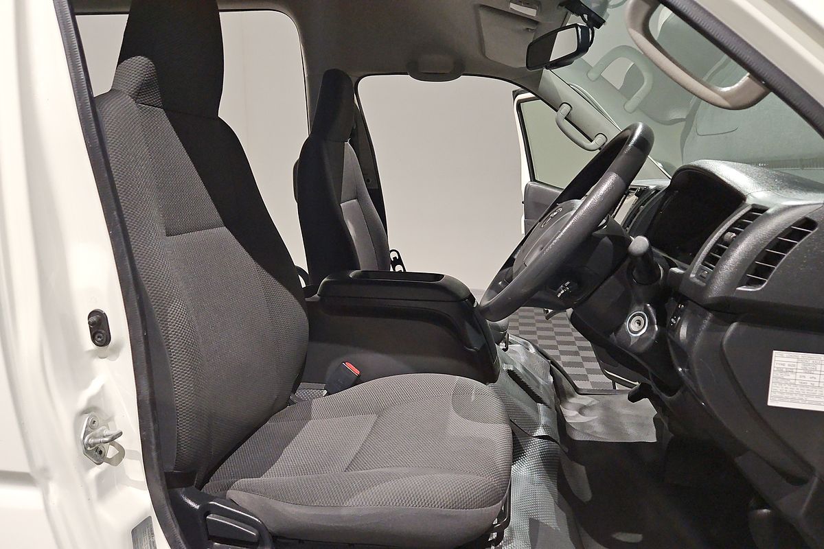 2018 Toyota Hiace Commuter KDH223R