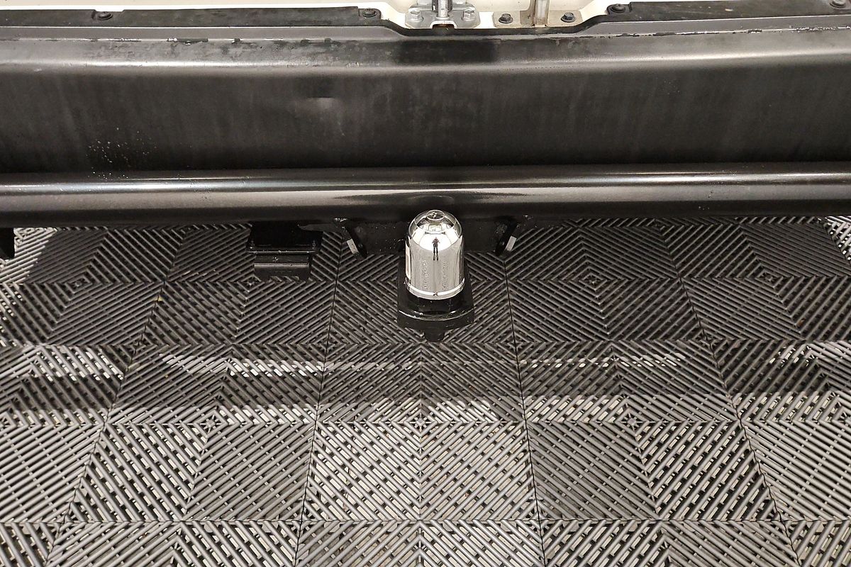 2018 Toyota Hiace Commuter KDH223R