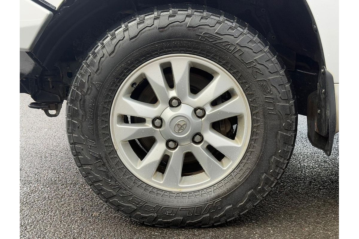 2011 Toyota Landcruiser GXL VDJ200R