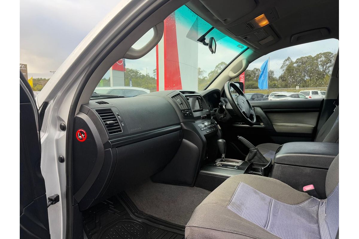 2011 Toyota Landcruiser GXL VDJ200R