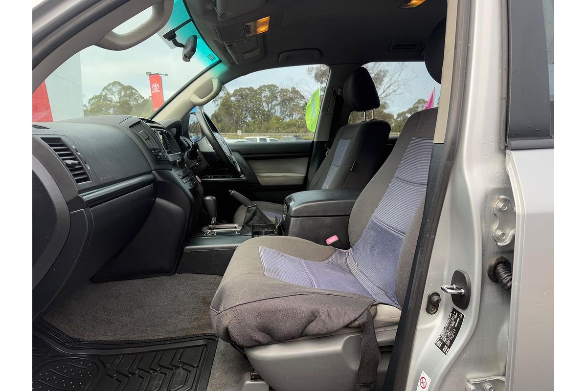 2011 Toyota Landcruiser GXL VDJ200R