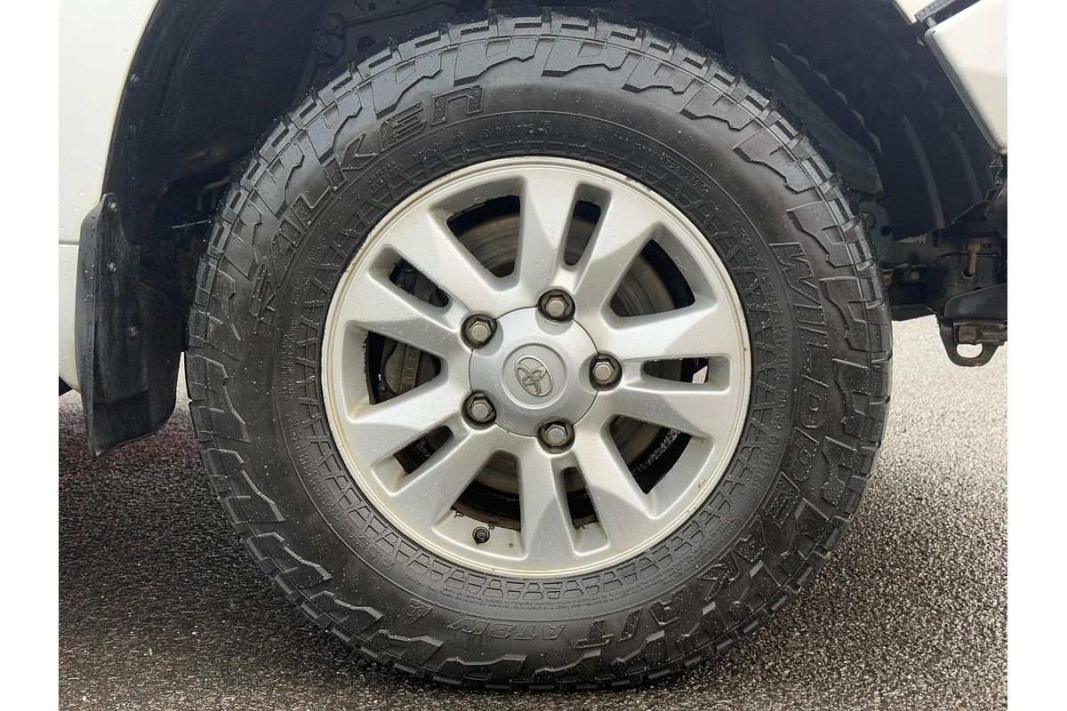 2011 Toyota Landcruiser GXL VDJ200R