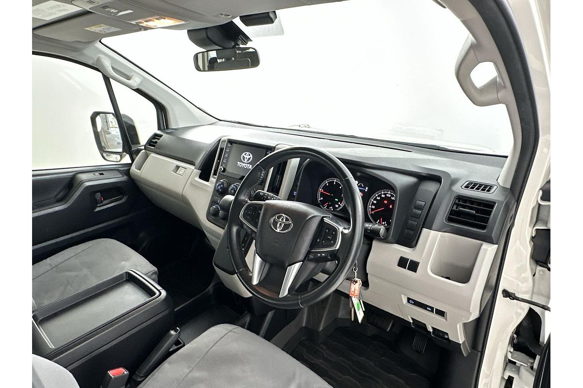 2022 Toyota Hiace Commuter GDH322R
