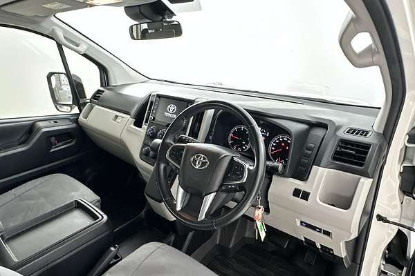 2022 Toyota Hiace Commuter GDH322R