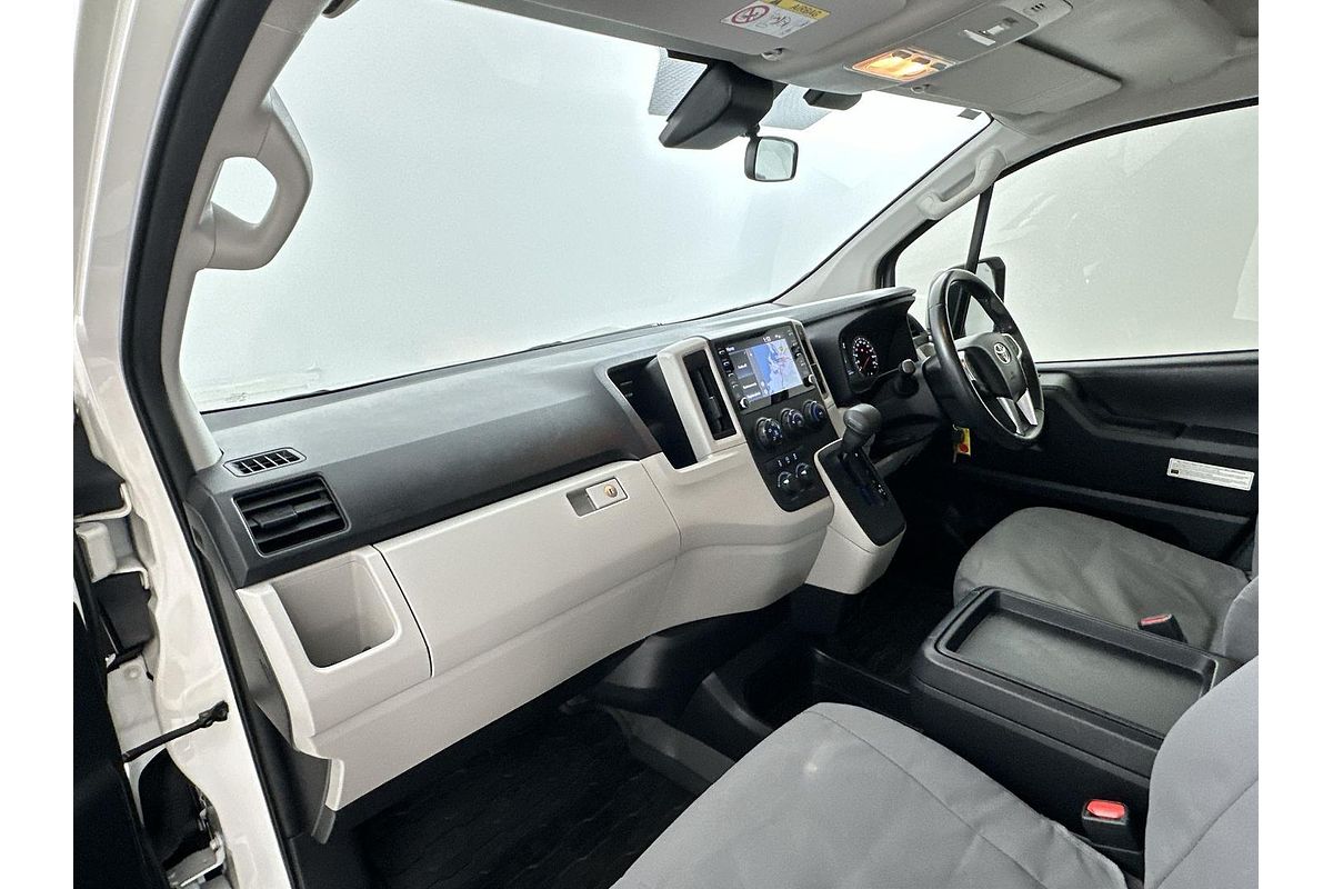 2022 Toyota Hiace Commuter GDH322R