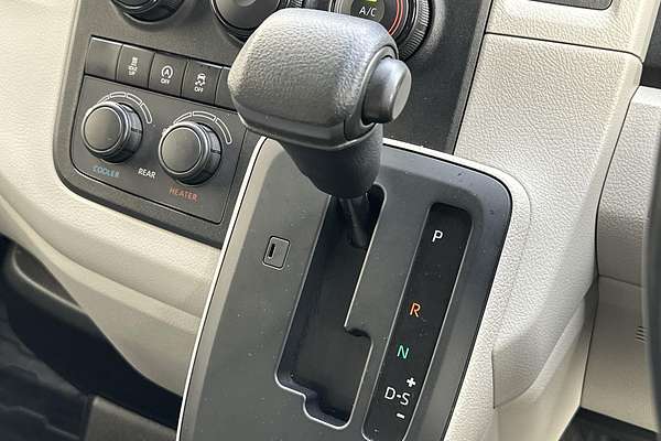 2022 Toyota Hiace Commuter GDH322R