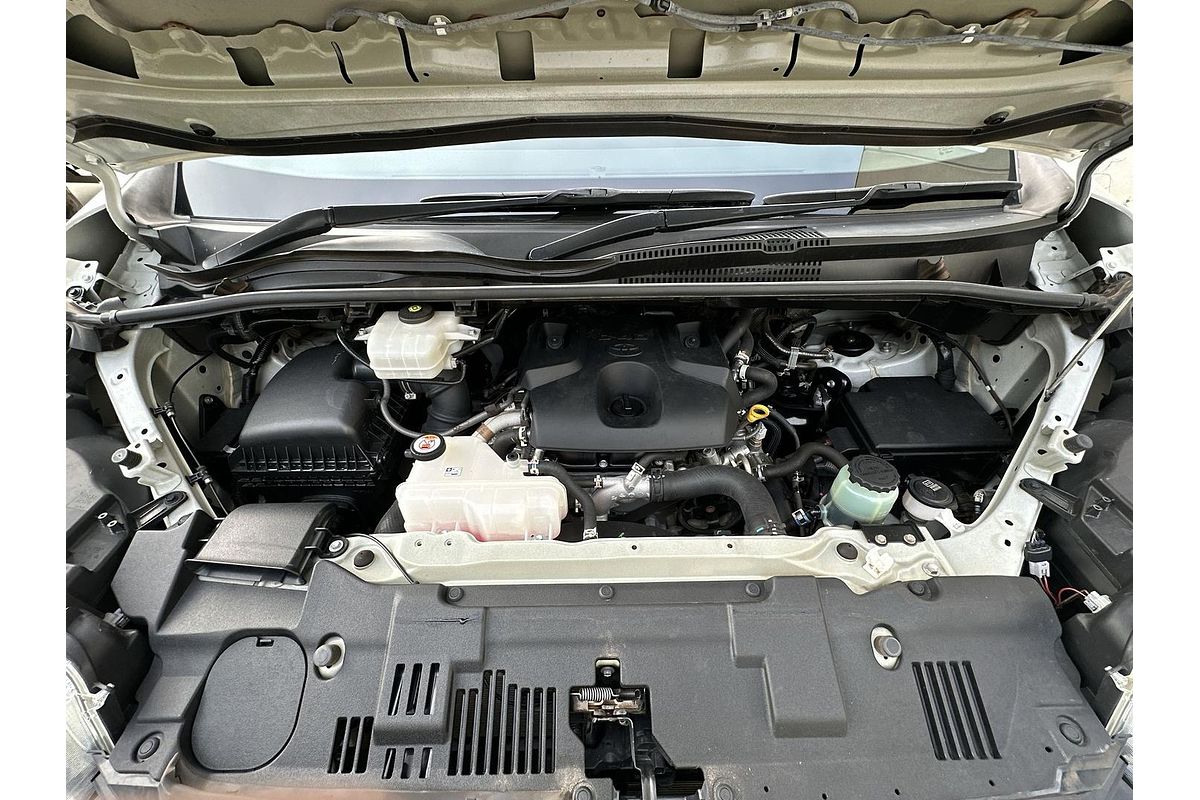 2022 Toyota Hiace Commuter GDH322R