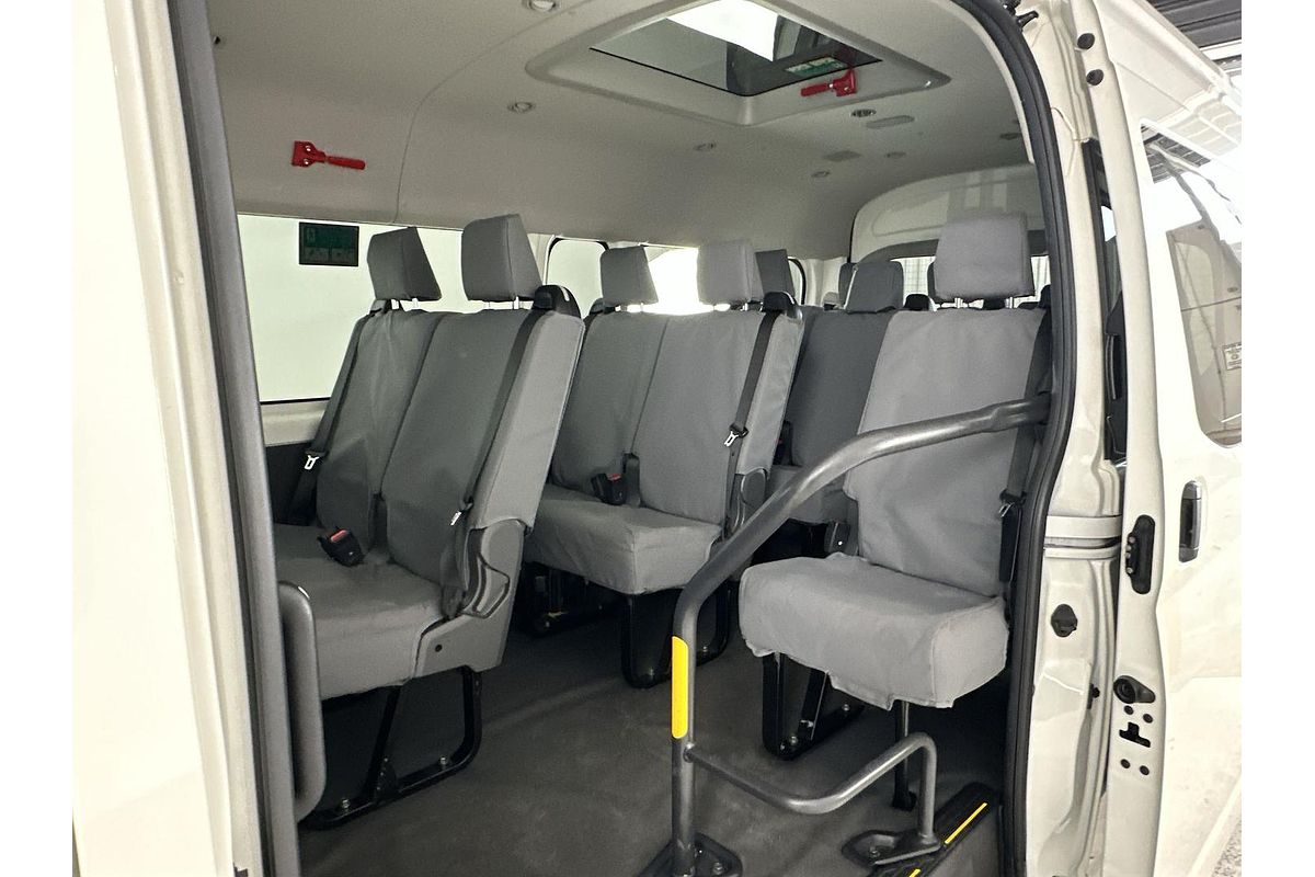 2022 Toyota Hiace Commuter GDH322R