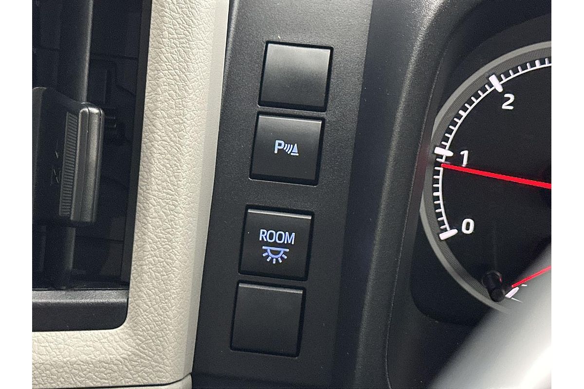 2022 Toyota Hiace Commuter GDH322R