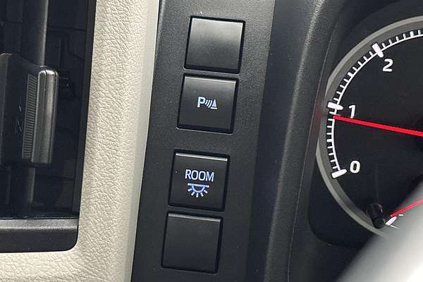 2022 Toyota Hiace Commuter GDH322R