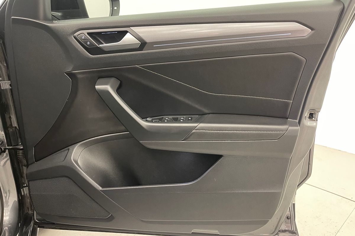 2022 Volkswagen T-Roc 110TSI Style D11