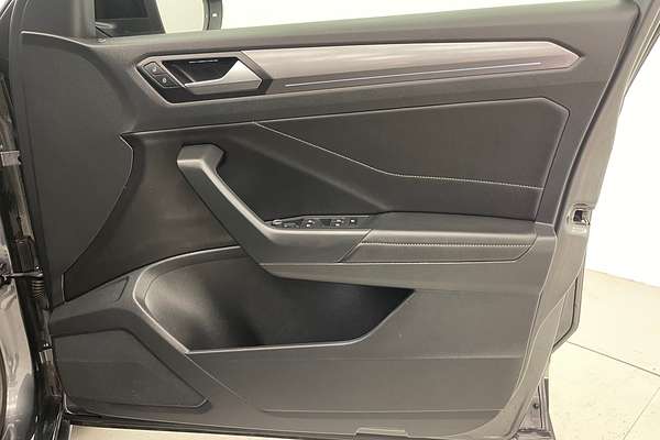 2022 Volkswagen T-Roc 110TSI Style D11