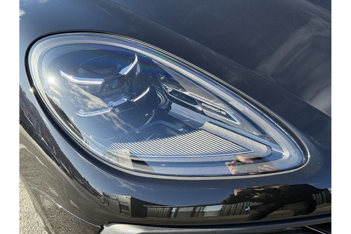2022 Porsche Macan S 95B