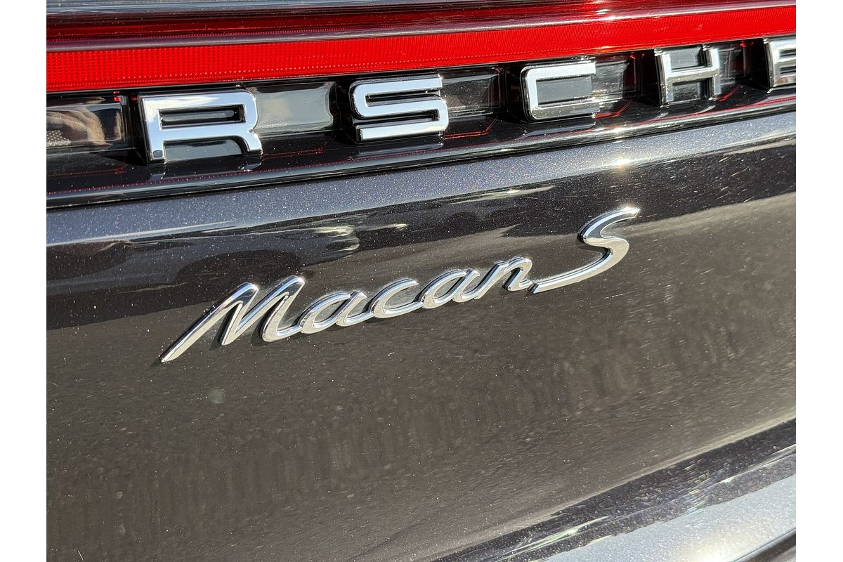 2022 Porsche Macan S 95B