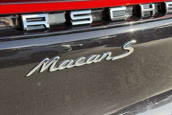 2022 Porsche Macan S 95B
