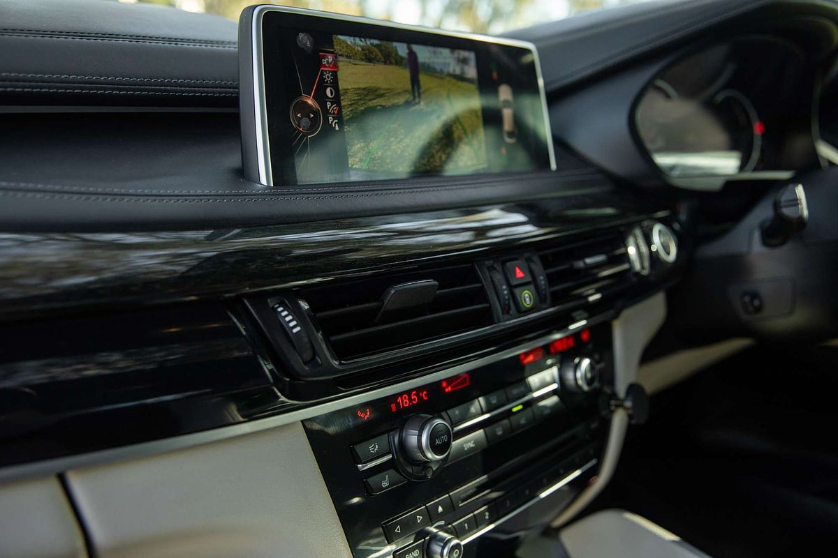 2015 BMW X6 xDrive30d F16
