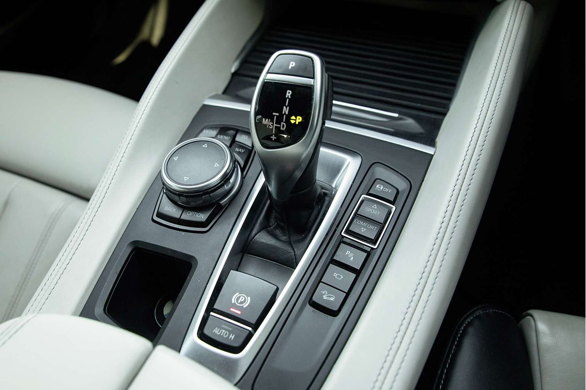 2015 BMW X6 xDrive30d F16