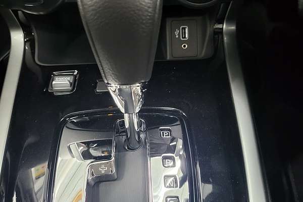 2024 Nissan Navara ST-X D23 4X4