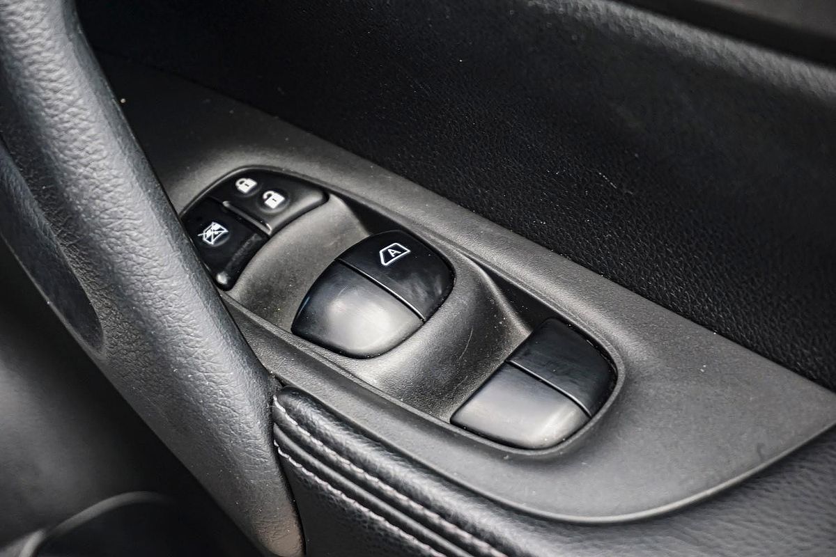 2014 Nissan X-TRAIL ST T32