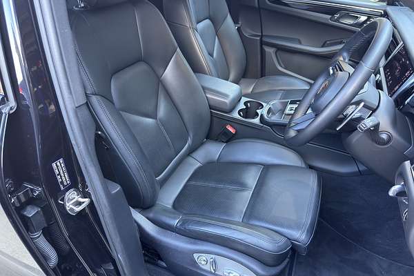 2022 Porsche Macan S 95B
