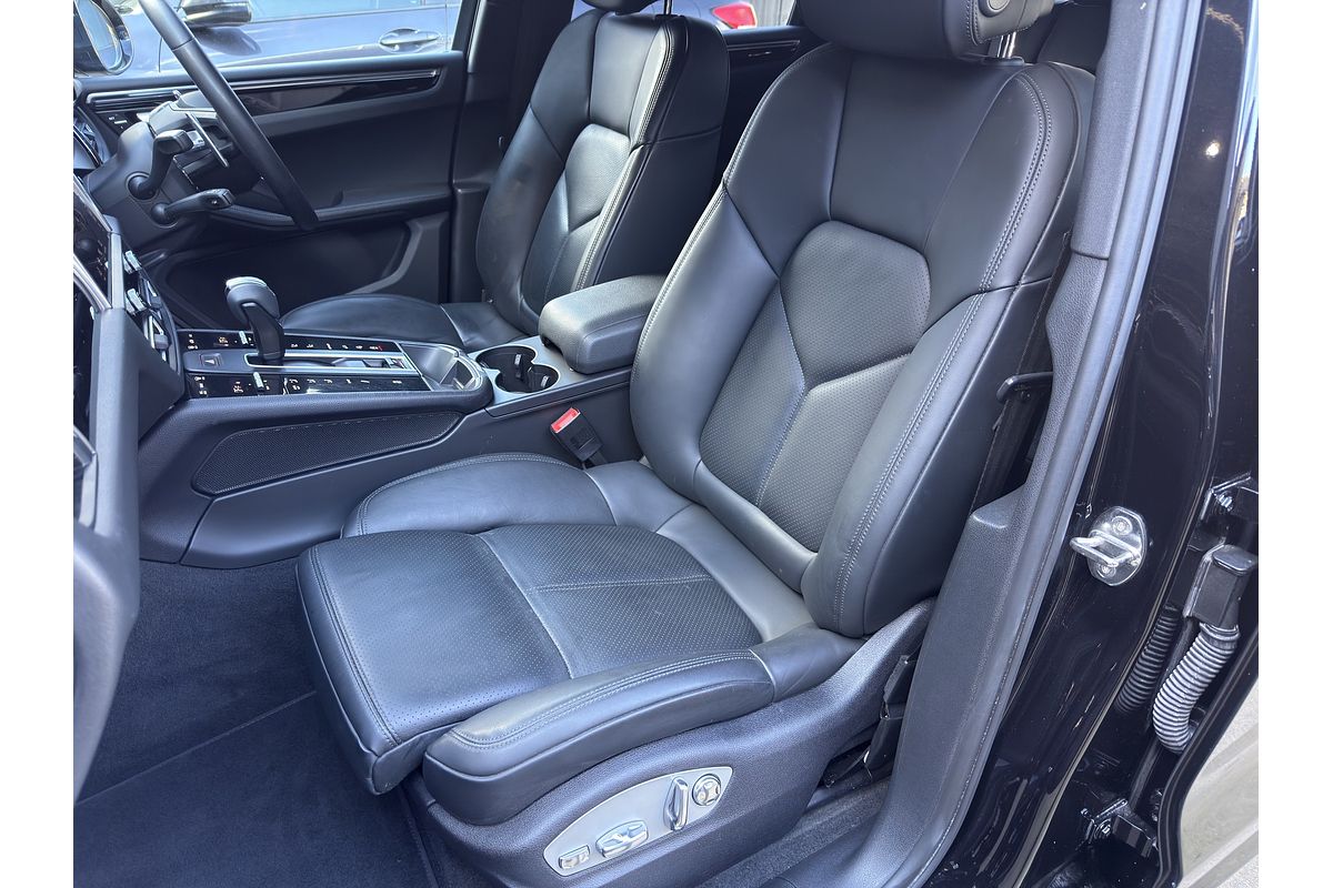 2022 Porsche Macan S 95B