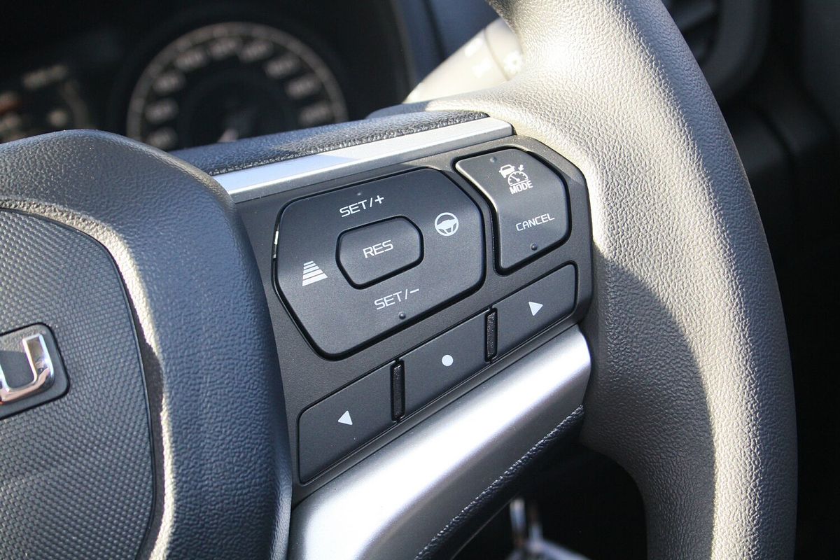 2025 Isuzu D-MAX SX 4X4